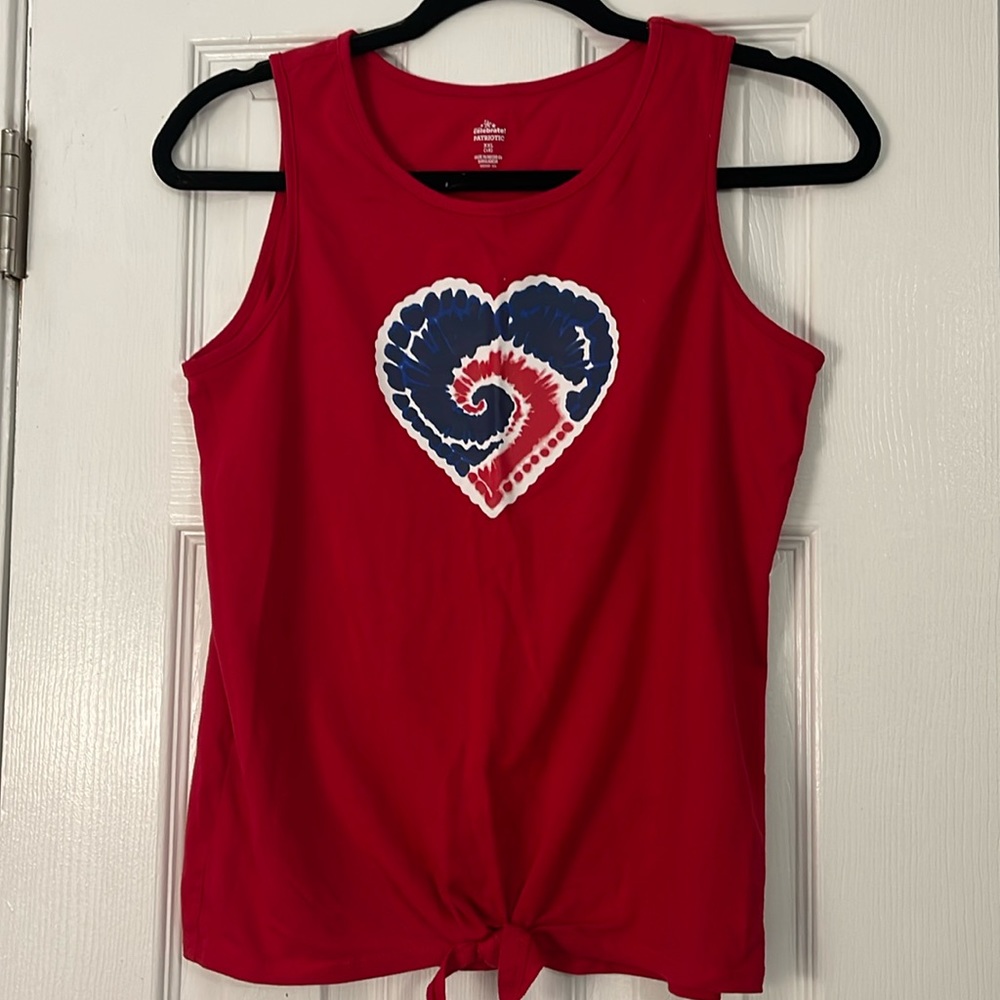 💜4/$10💜 Patriotic Tye Dye Heart Tank Top